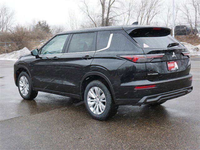 New 2026 Mitsubishi Outlander ES image 2