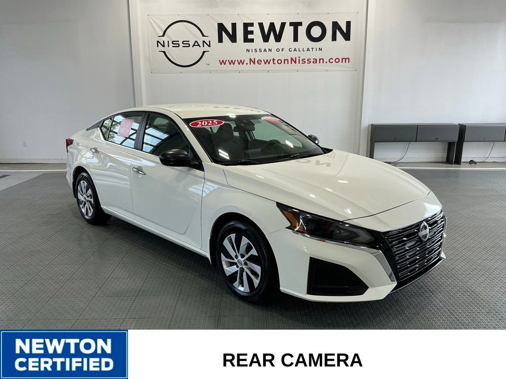 Used 2025 Nissan Altima 2.5 S FWD image 1