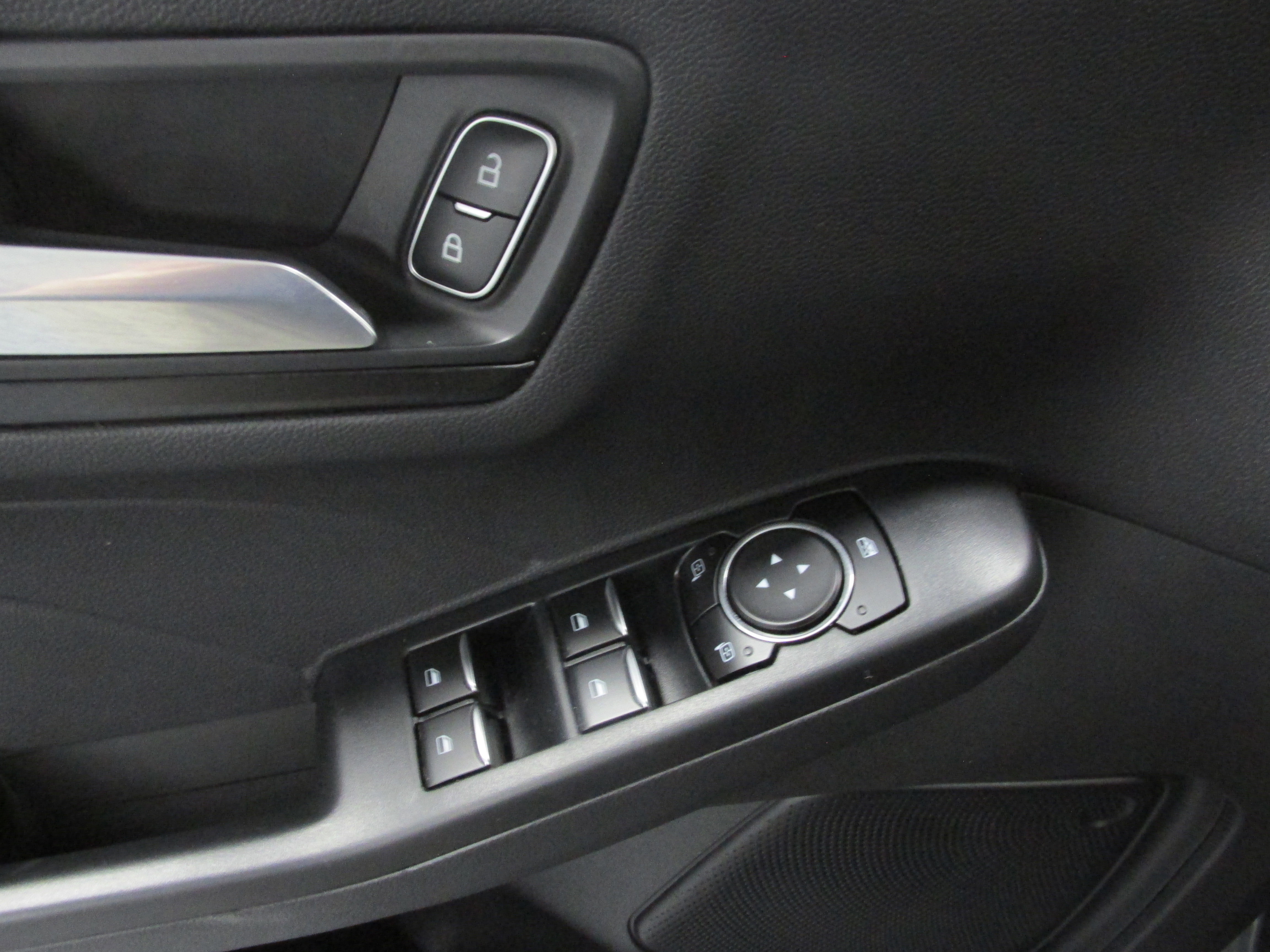 Used 2022 Ford Escape SEL w/ SEL Stealth AWD Package image 29