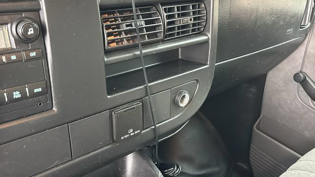 Used 2017 Chevrolet Express 3500 RWD image 18