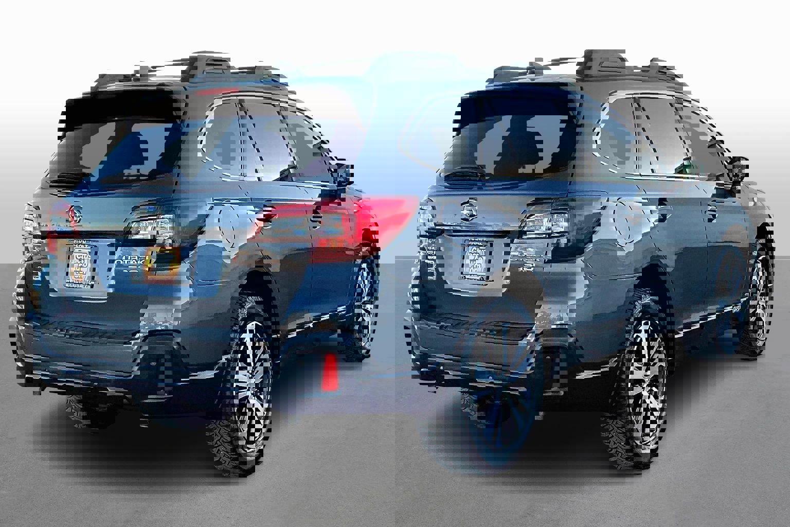 Used 2019 Subaru Outback 3.6R Limited w/ Popular Package #2 image 2