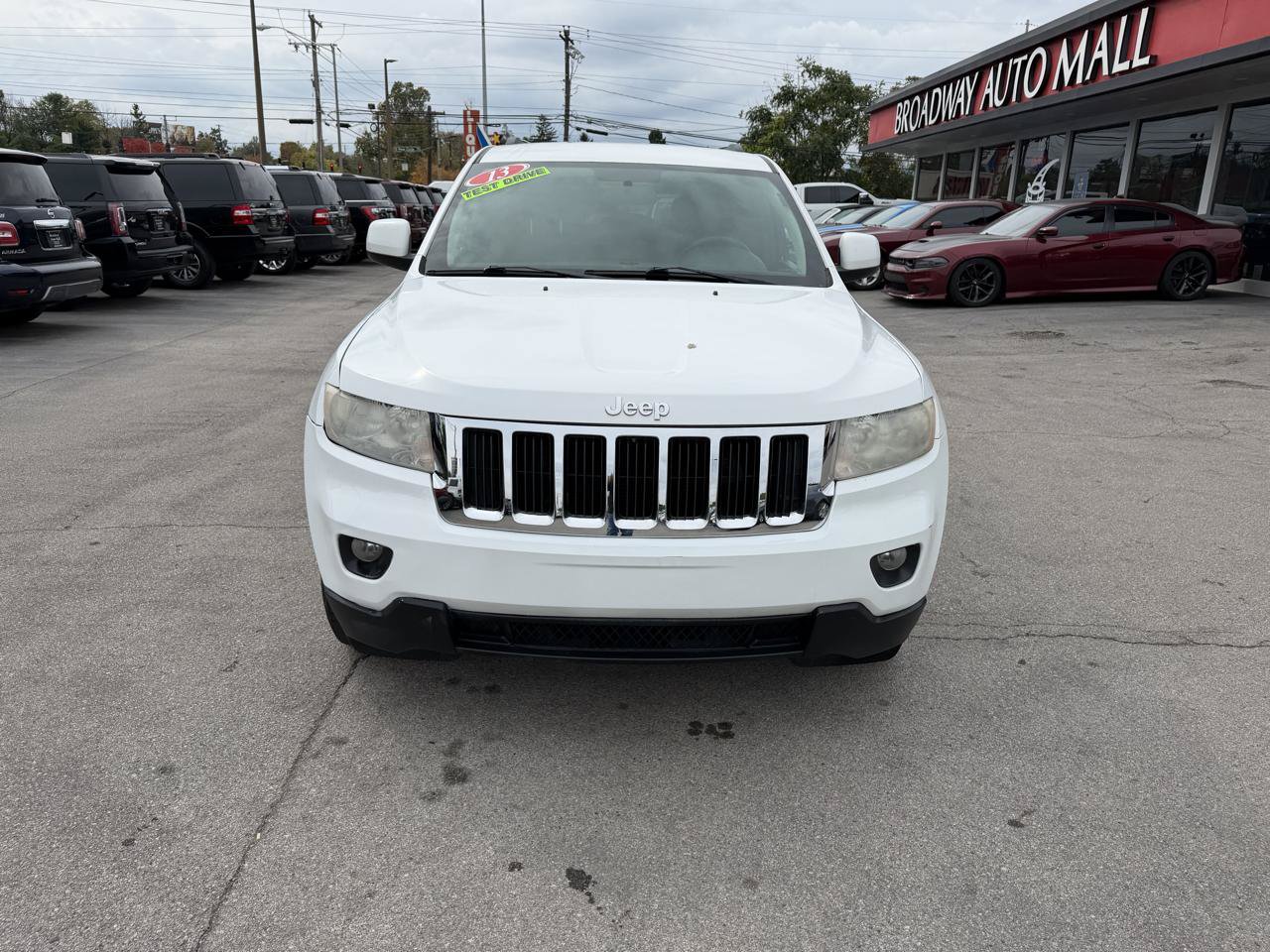 Used 2013 Jeep Grand Cherokee Laredo w/ Laredo E Group AWD/4WD image 8