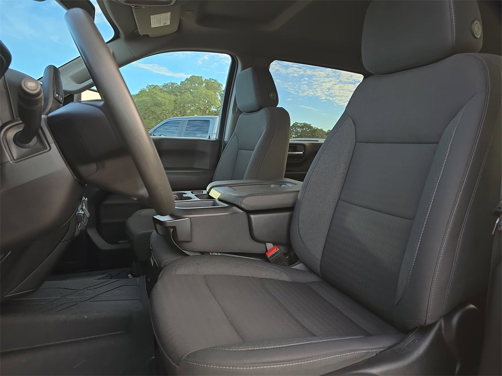 Used 2024 Chevrolet Silverado 2500 Custom w/ Custom Value Package image 13