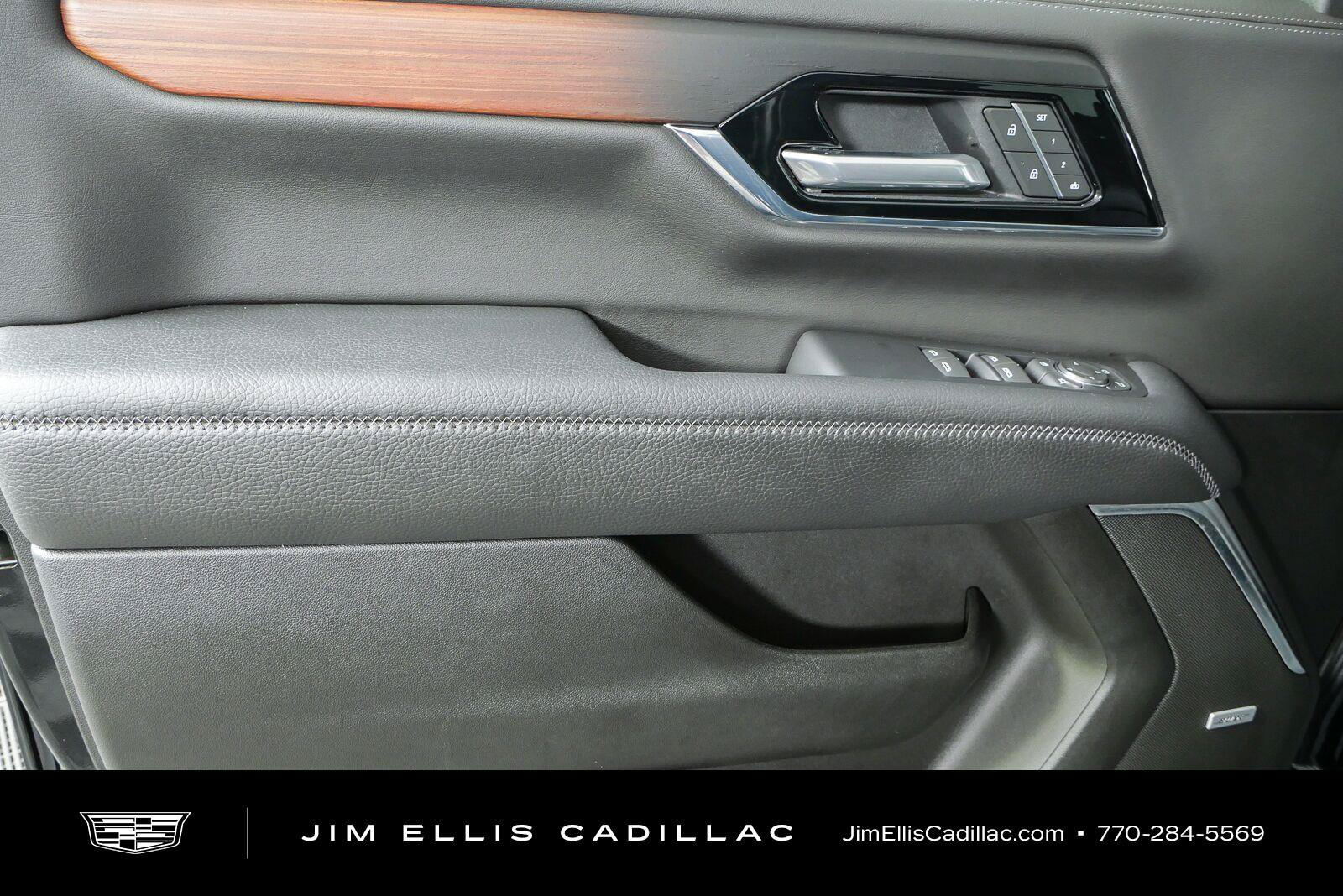 Used 2025 GMC Yukon XL Denali w/ Sun & Power Step Package AWD/4WD image 6