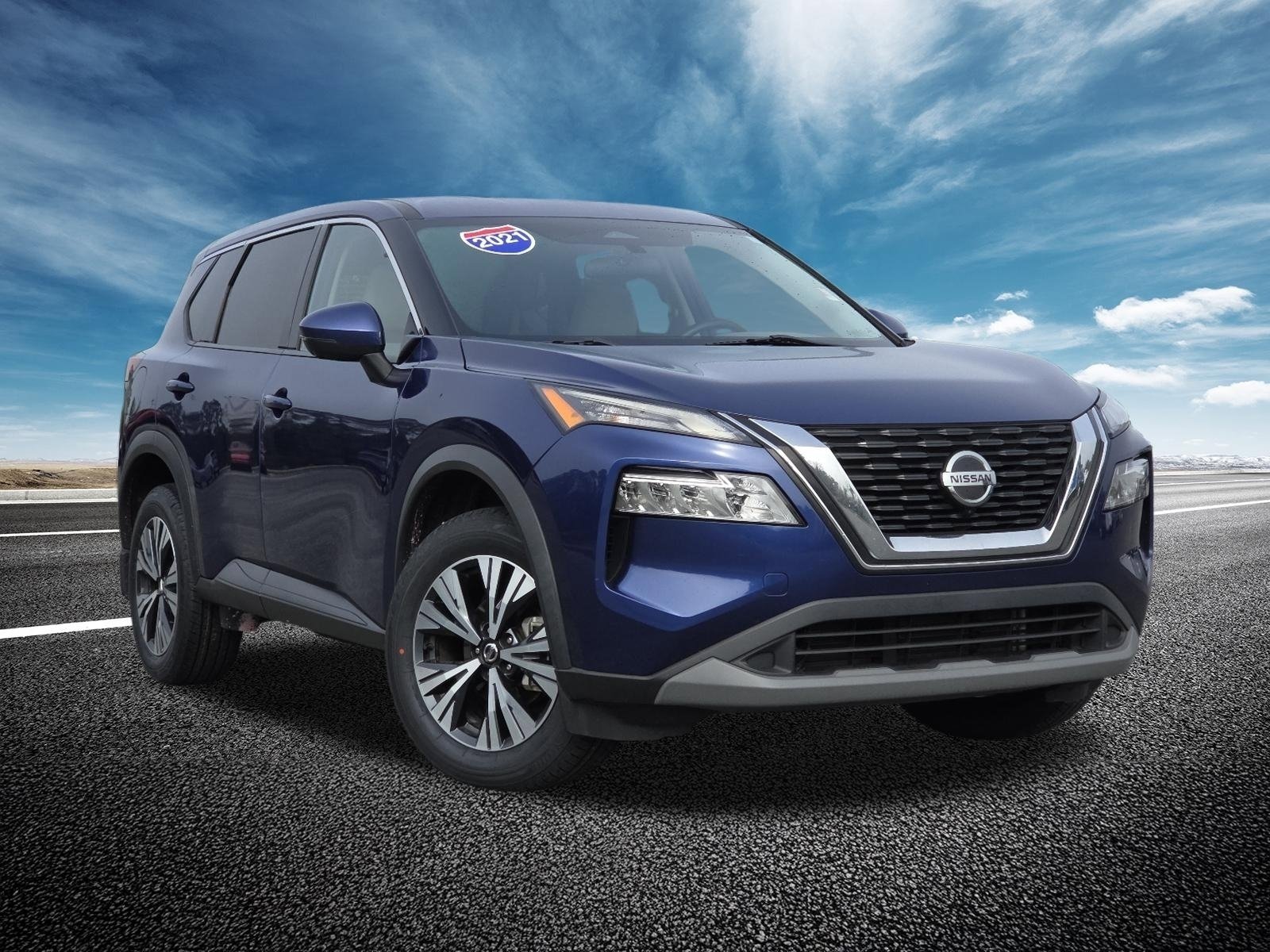 Used 2021 Nissan Rogue SV image 2