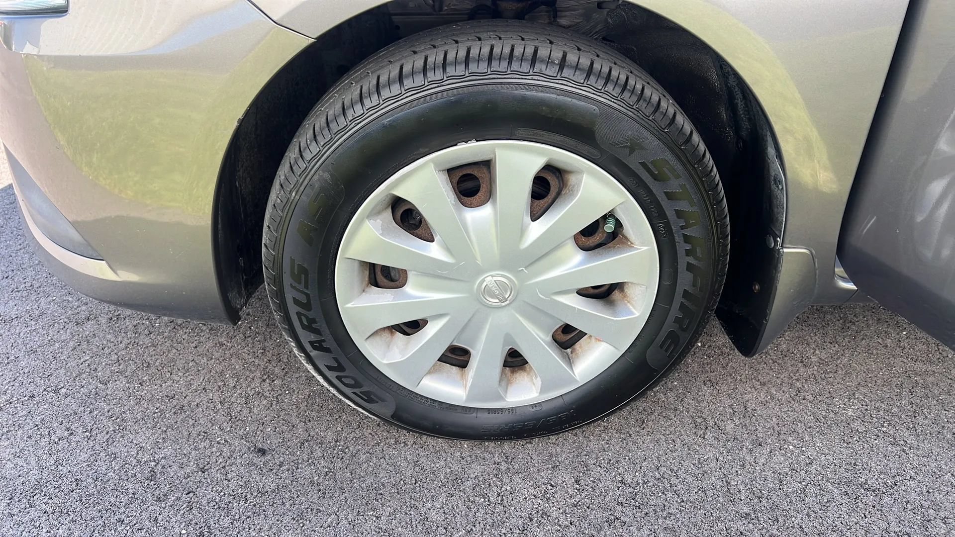 Used 2016 Nissan Versa SV FWD image 28