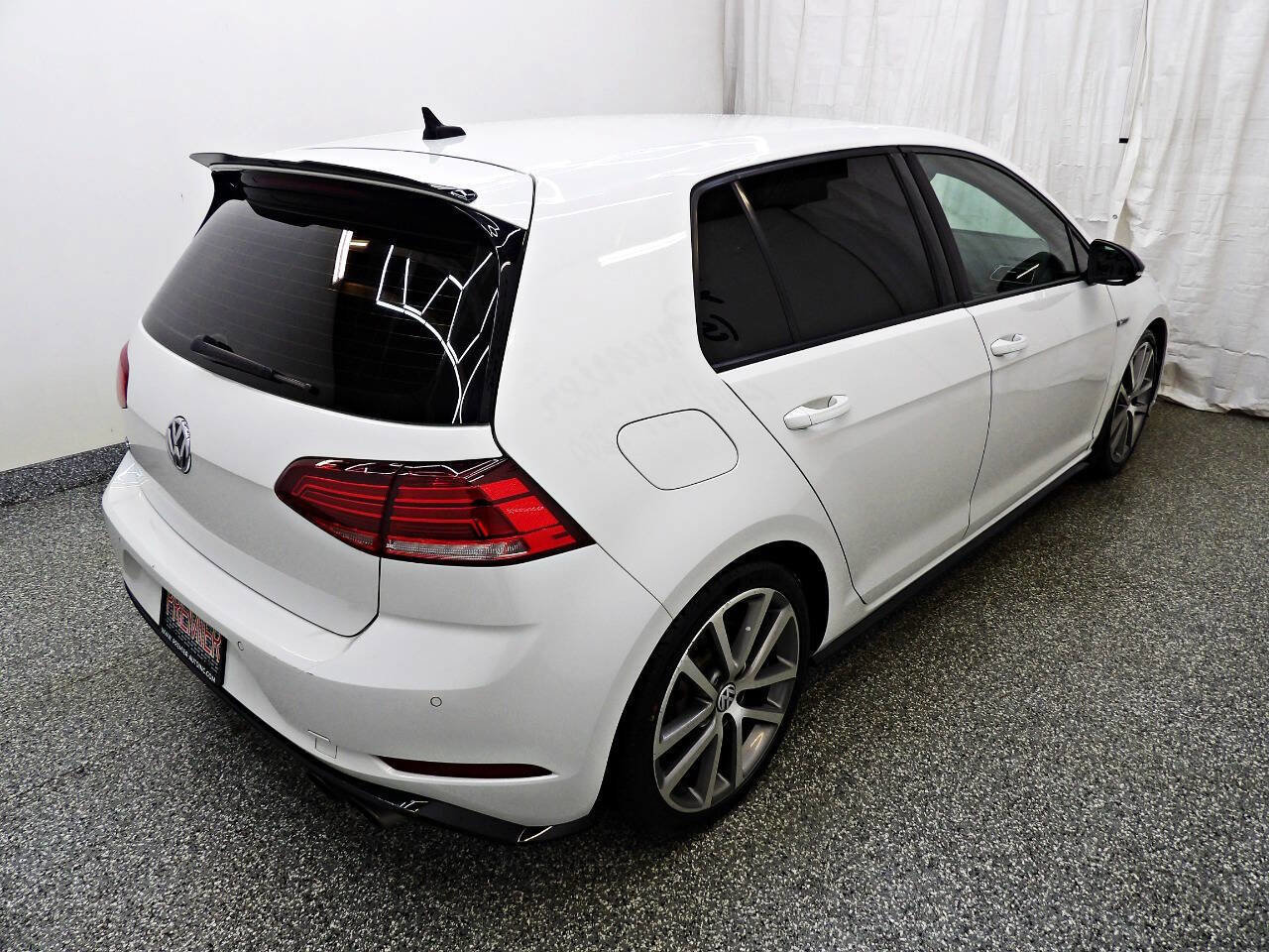 Used 2019 Volkswagen Golf R 4-Door image 6