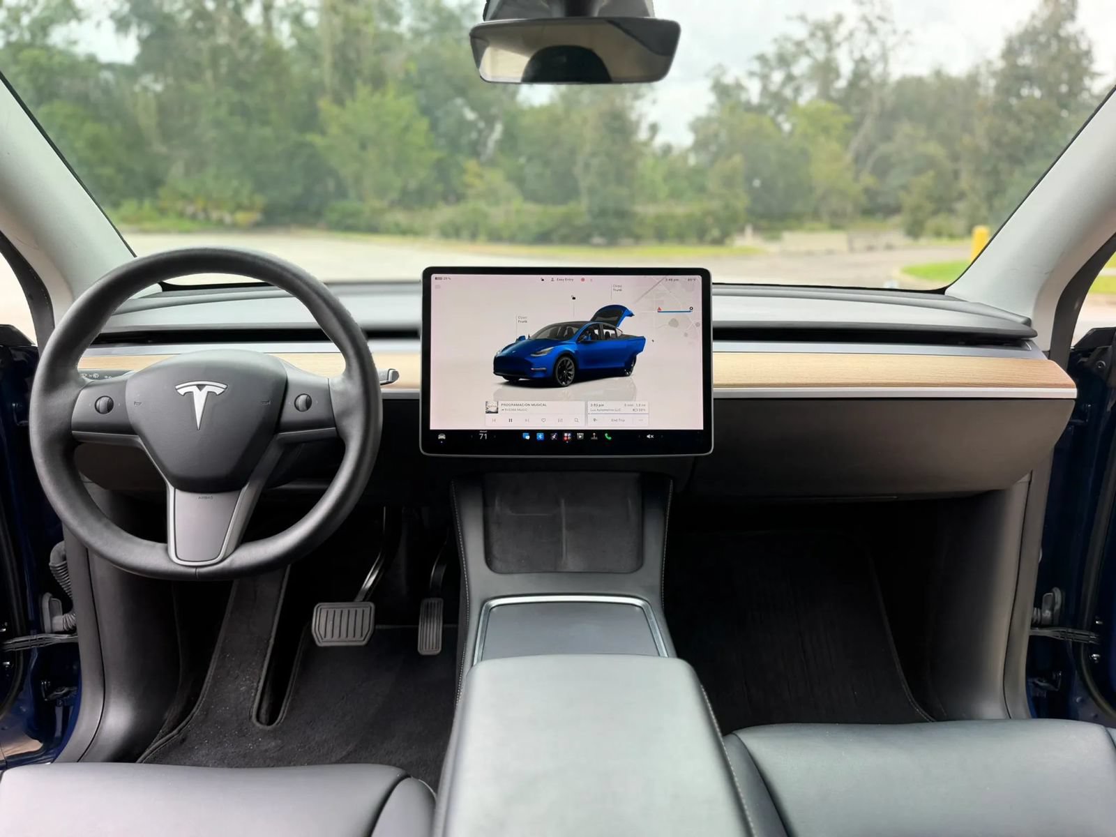 Used 2022 Tesla Model Y Long Range AWD/4WD image 23
