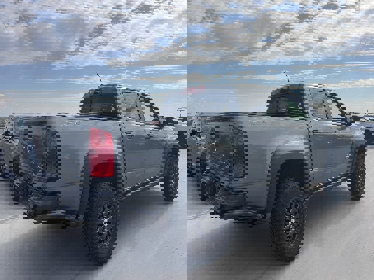 Used 2019 Chevrolet Colorado ZR2 w/ Colorado ZR2 Bison Edition image 2