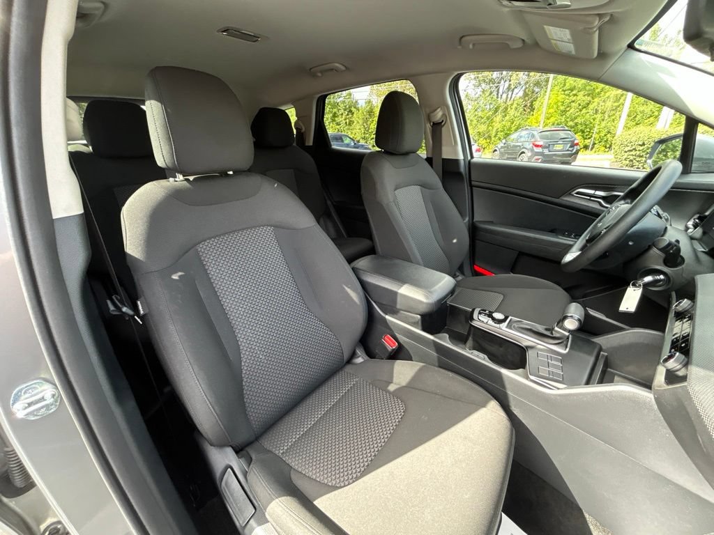 Used 2024 Kia Sportage LX FWD image 37