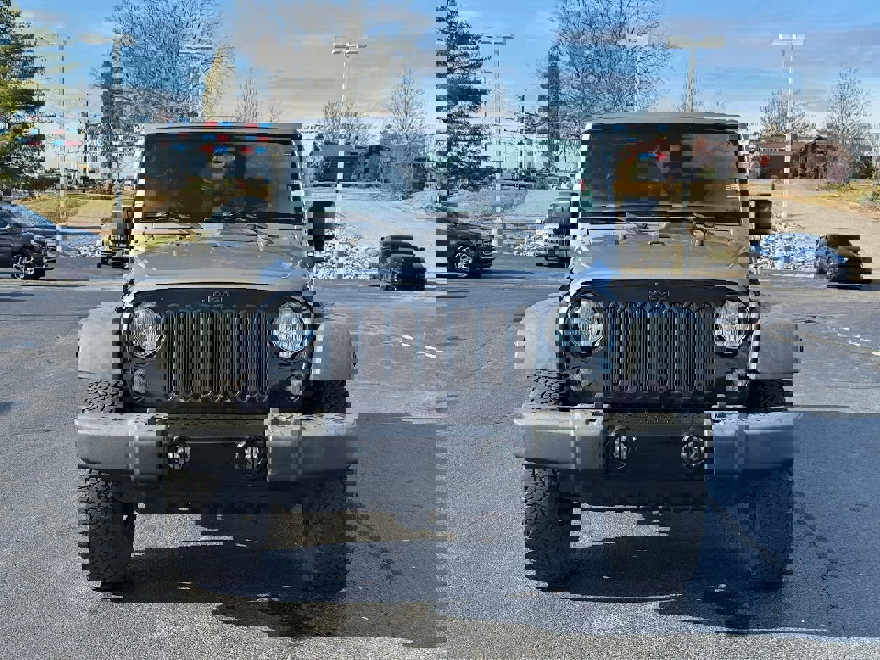 Used 2015 Jeep Wrangler Unlimited Sport image 2