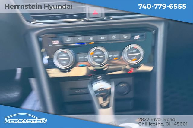 Used 2024 Volkswagen Taos SEL AWD/4WD image 11