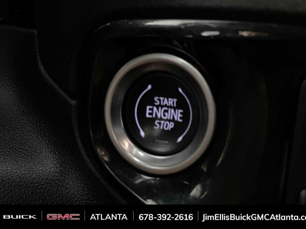 Used 2025 Chevrolet Silverado 1500 LT image 17