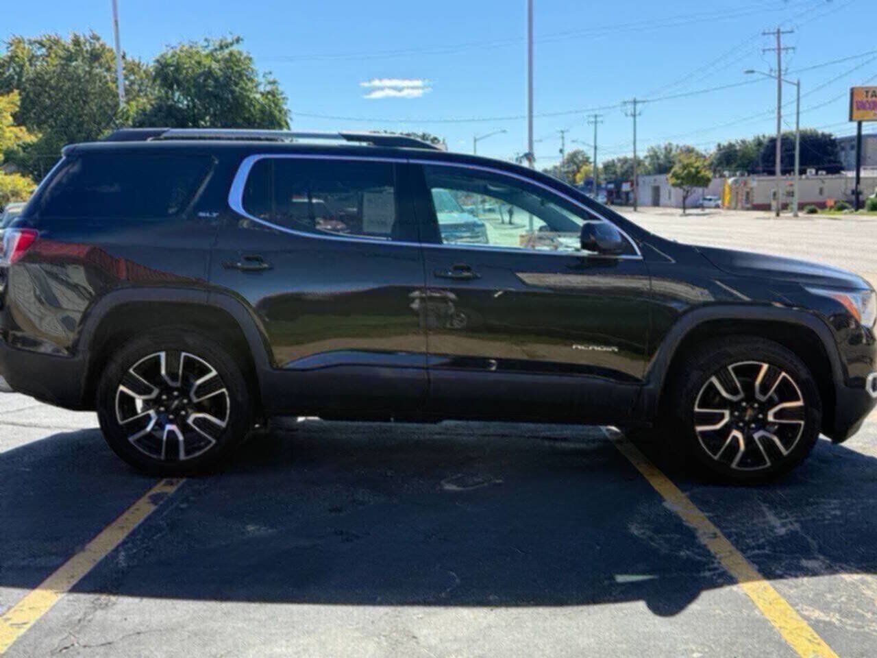 Used 2019 GMC Acadia SLT w/ LPO, Black Accent Package FWD image 6