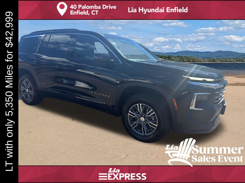 Used 2026 Chevrolet Traverse LT w/ Driver Confidence Package AWD/4WD image 1