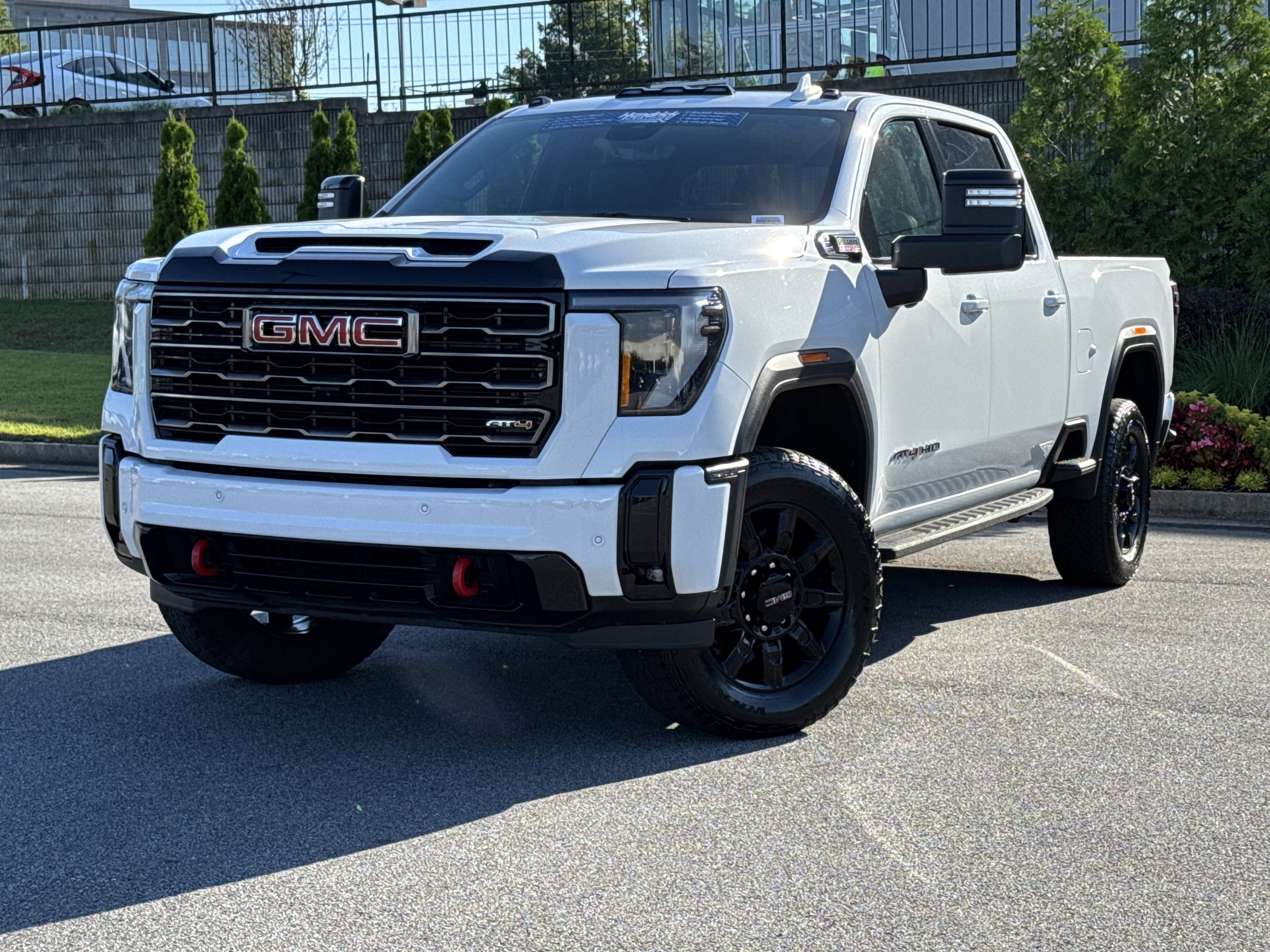 Used 2025 GMC Sierra 2500 AT4 w/ AT4 Premium Plus Package AWD/4WD image 5