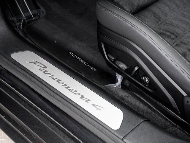 Certified 2025 Porsche Panamera 4 image 12