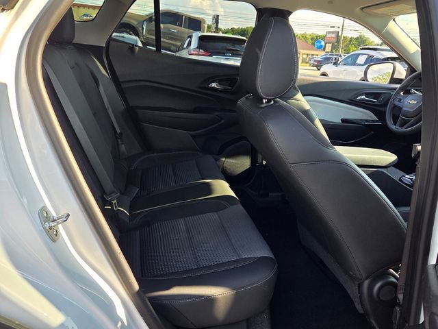 Used 2025 Chevrolet Trax LT FWD image 15