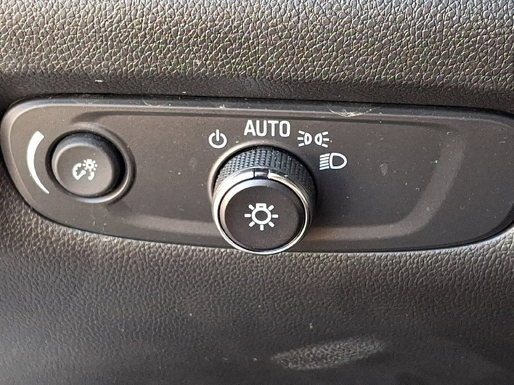 Used 2023 Chevrolet Traverse LT AWD/4WD image 25