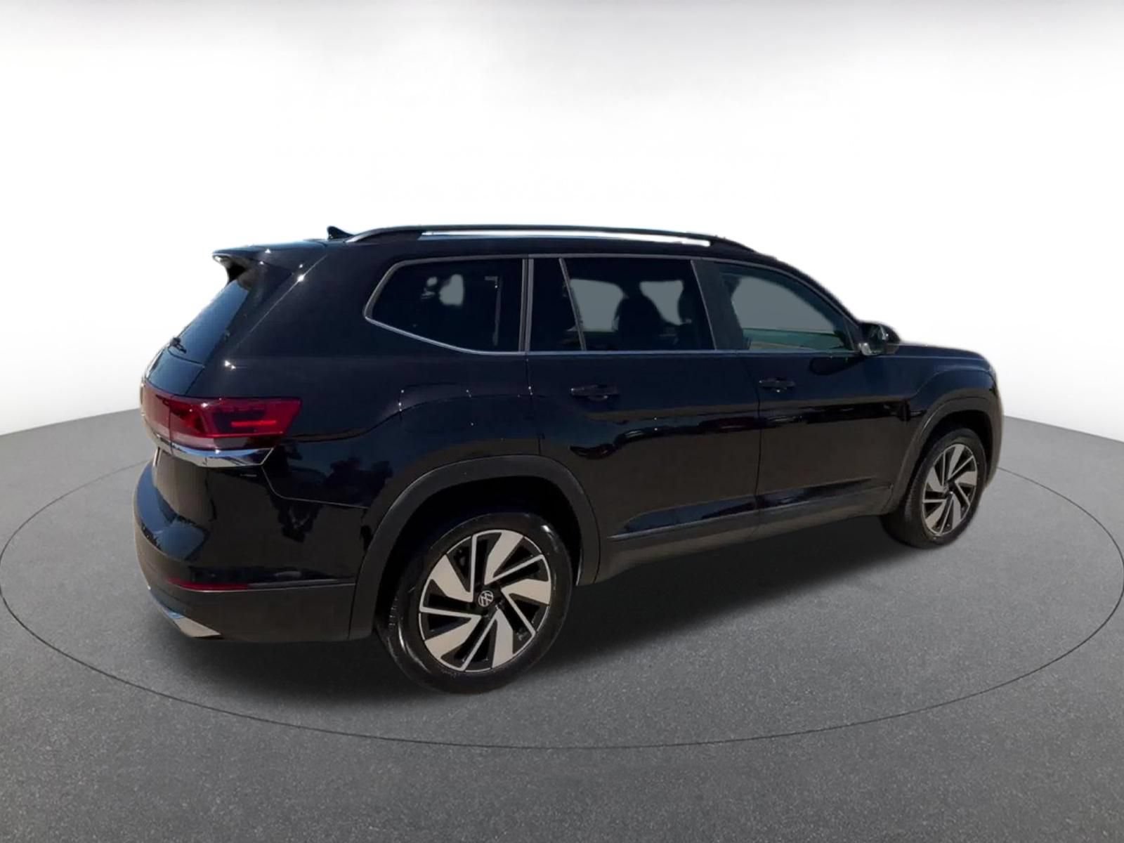 Used 2026 Volkswagen Atlas SE FWD image 15