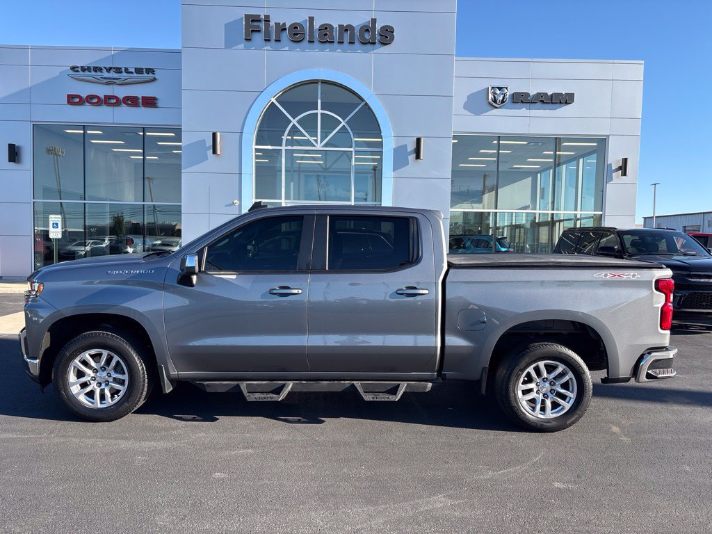 Used 2022 Chevrolet Silverado 1500 LT AWD/4WD image 2