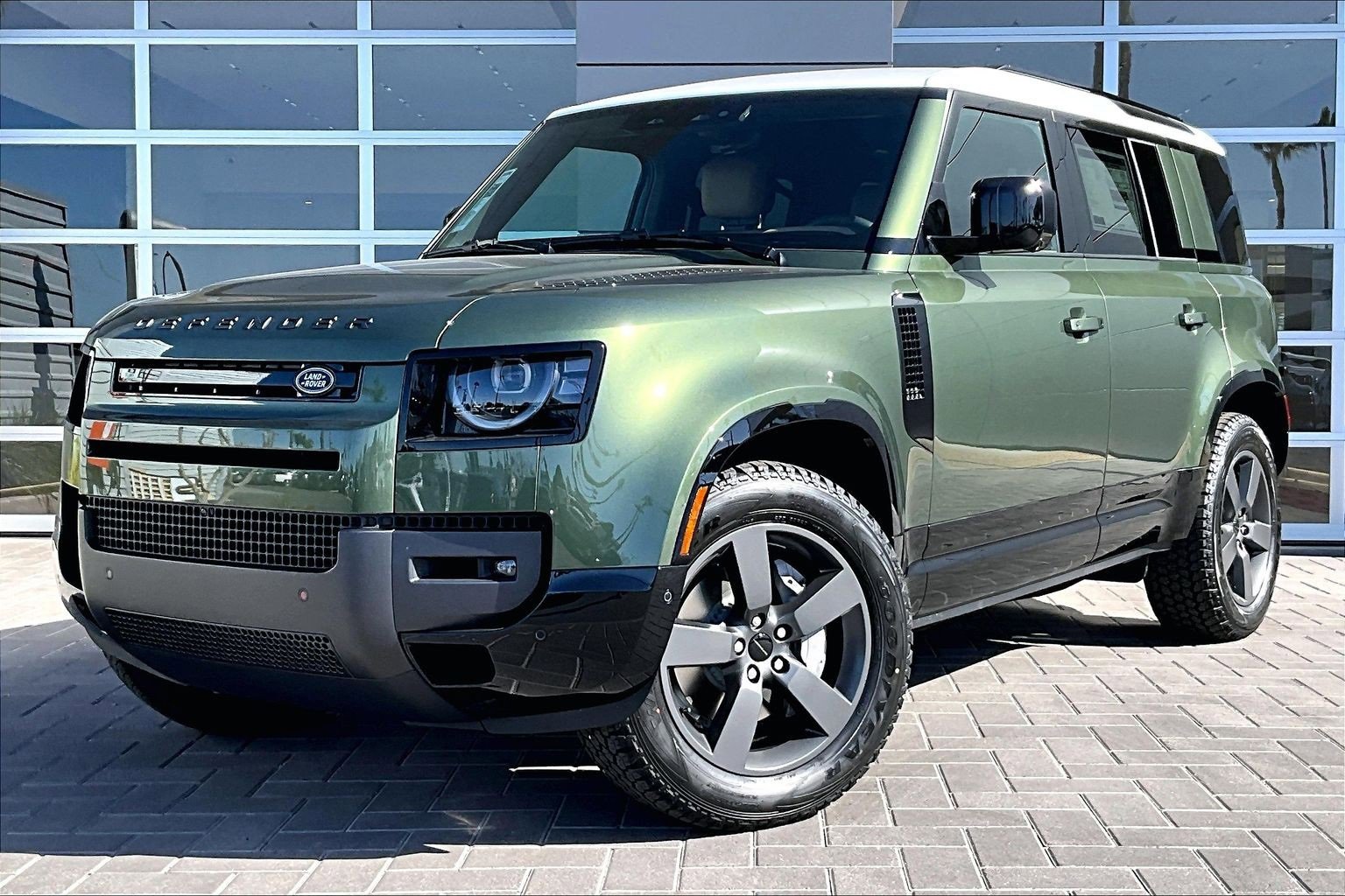 New 2026 Land Rover Defender 110 X-Dynamic SE image 1