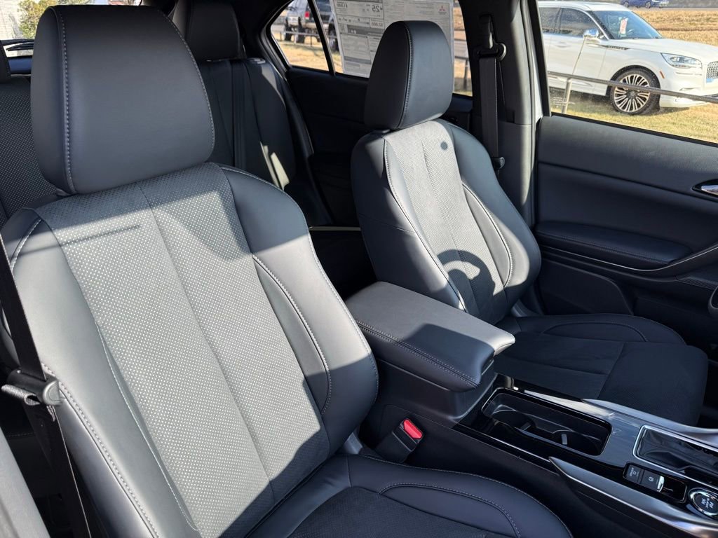 New 2026 Mitsubishi Eclipse Cross Black Edition image 23
