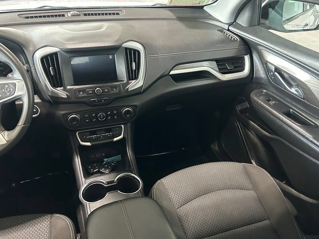 Used 2023 GMC Terrain SLE w/ Driver Convenience Package FWD image 11