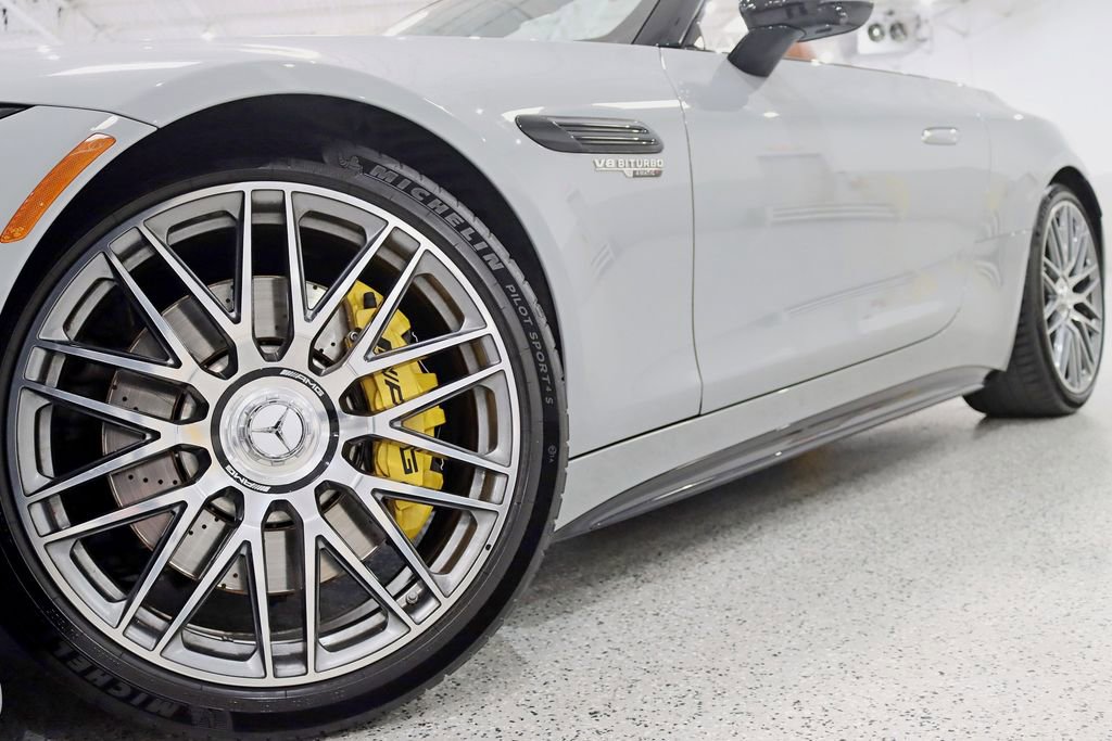 Used 2022 Mercedes-Benz SL 55 AMG 4MATIC w/ Driver Assistance Package image 6