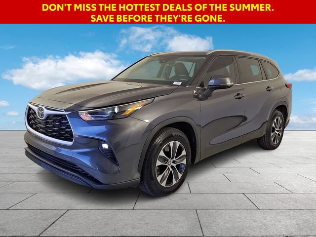 Used 2023 Toyota Highlander XLE FWD image 4