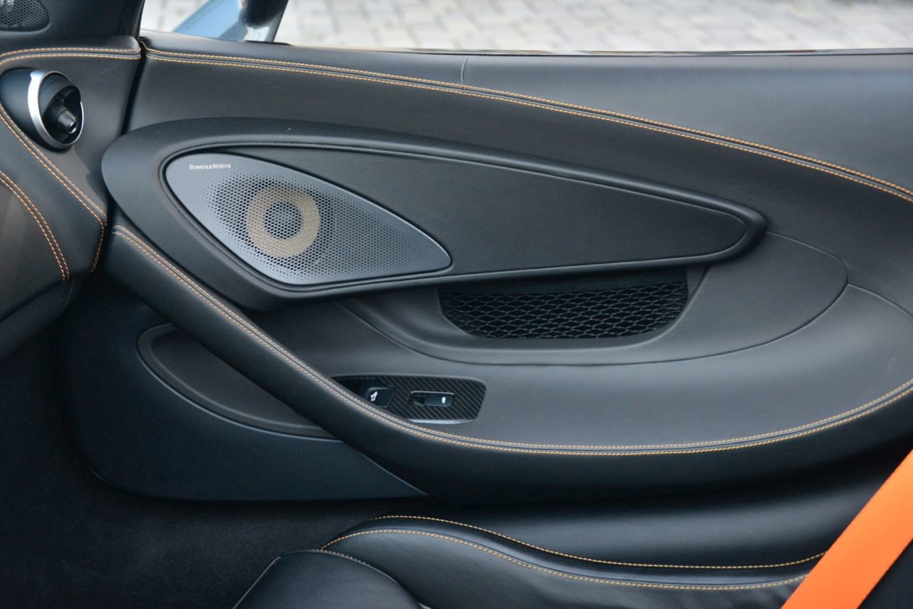 Used 2020 McLaren 600LT Spider RWD image 13