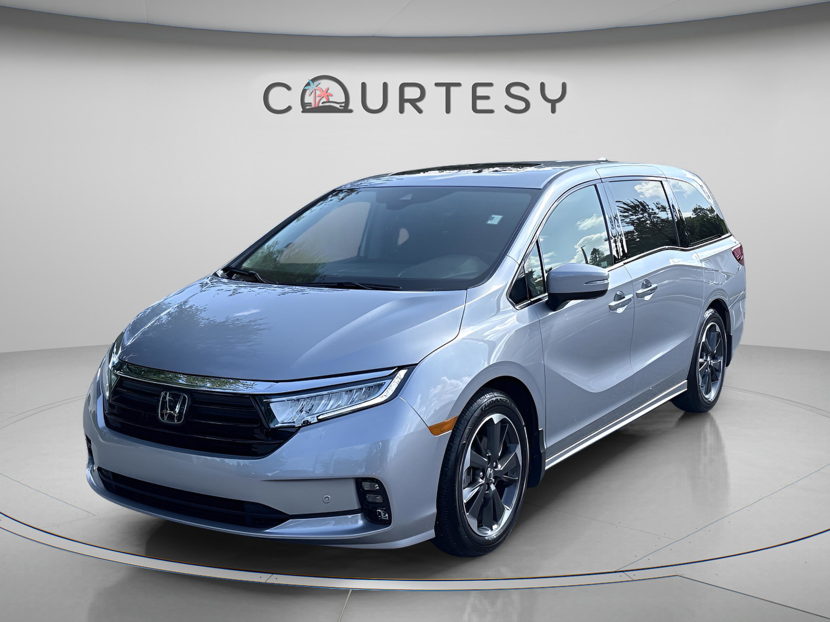 Used 2022 Honda Odyssey Elite image 2