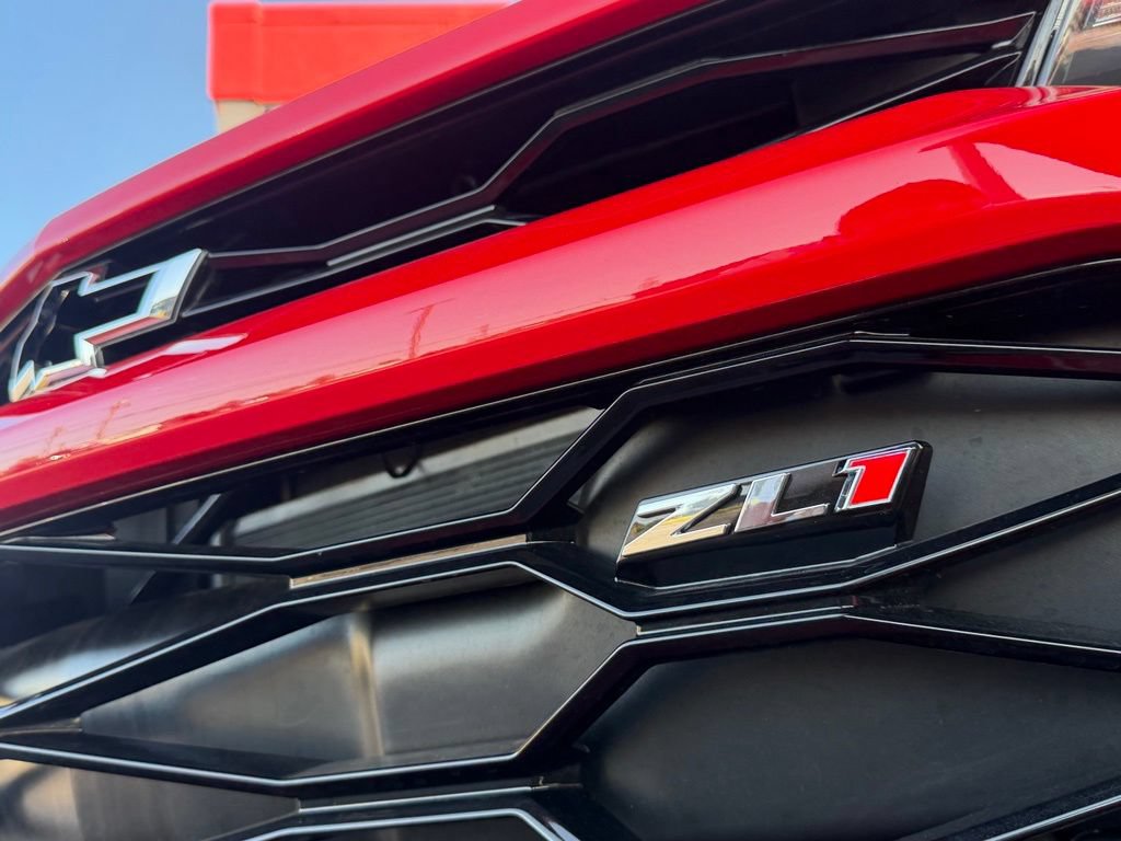 Used 2018 Chevrolet Camaro ZL1 RWD image 7