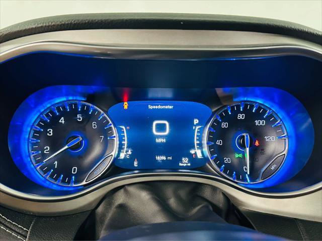Certified 2023 Chrysler Pacifica Limited w/ S Appearance Package AWD/4WD image 17