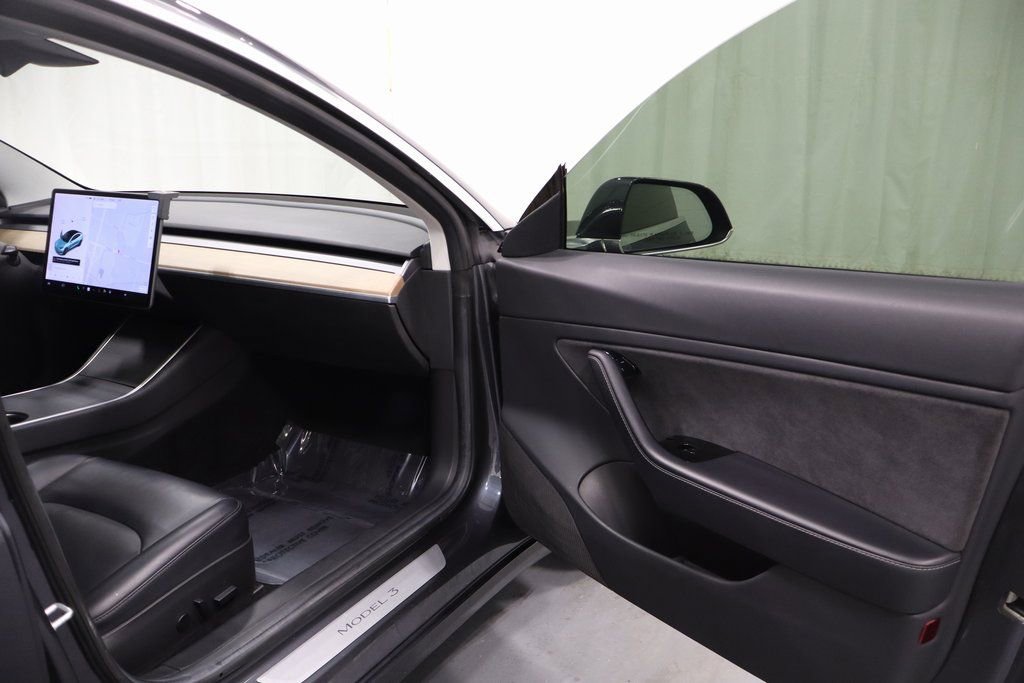 Used 2018 Tesla Model 3 Mid Range image 14