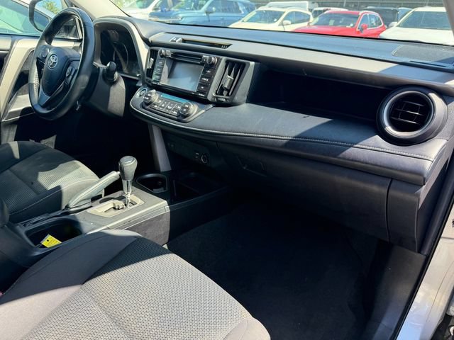 Used 2018 Toyota RAV4 XLE FWD image 15