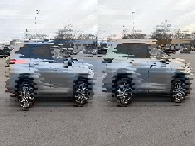 Used 2022 Toyota Highlander Platinum image 31