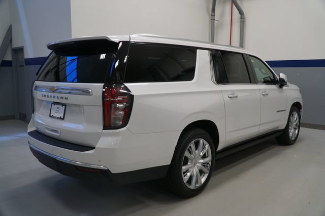 Used 2023 Chevrolet Suburban High Country AWD/4WD image 6