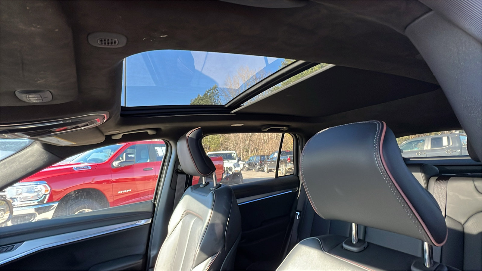 Used 2024 Jeep Wagoneer Launch Edition image 19