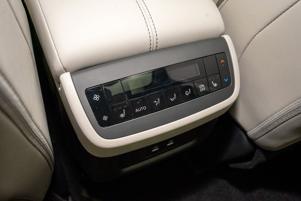 New 2026 Nissan Pathfinder SL w/ SL Premium Package image 9