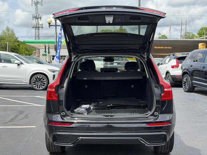 Certified 2023 Volvo XC60 B5 Plus w/ Climate Package AWD/4WD image 5