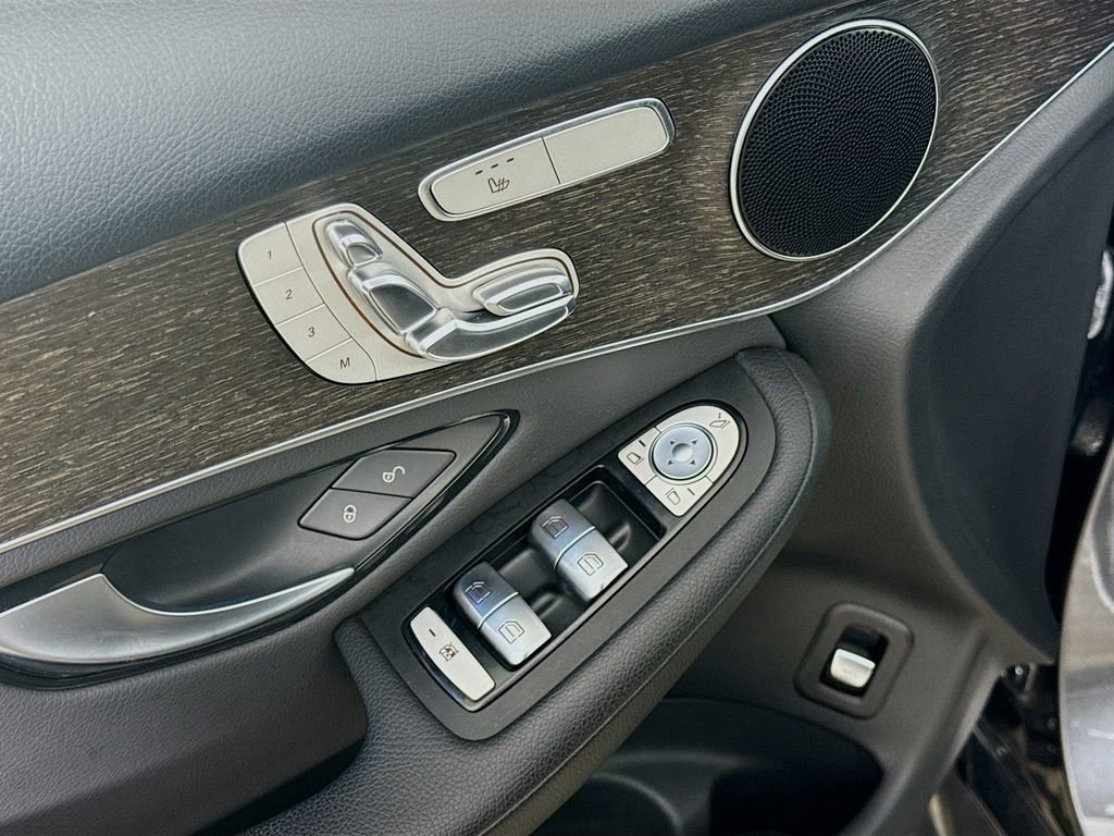 Used 2020 Mercedes-Benz GLC 300 4MATIC image 21