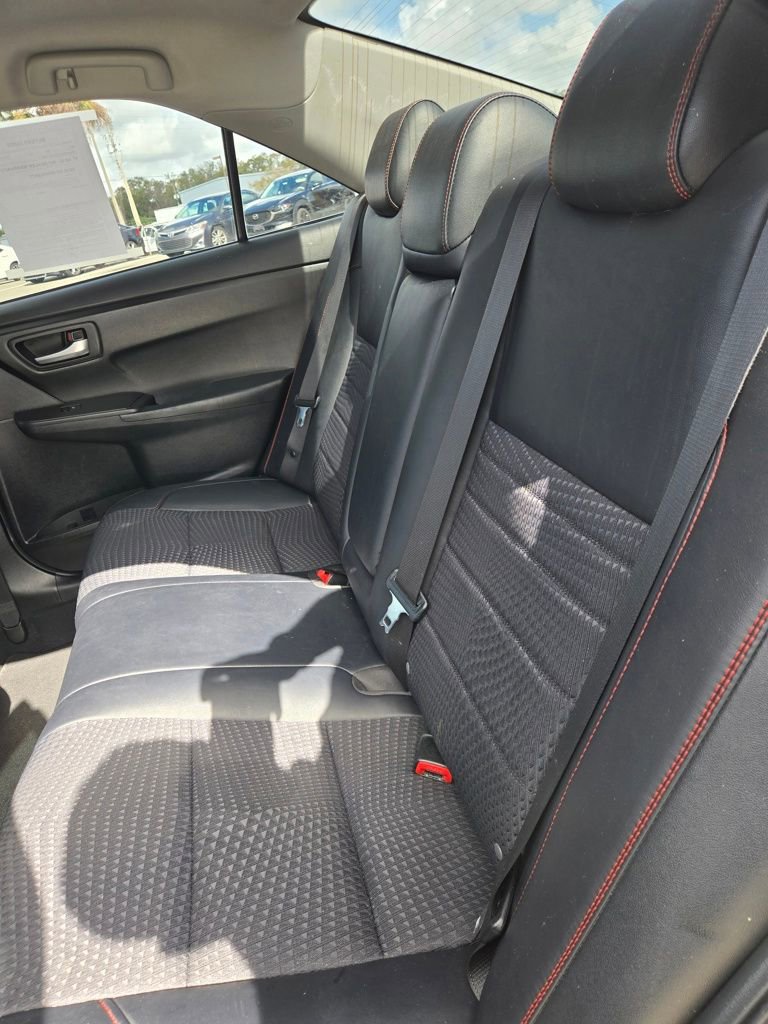 Used 2015 Toyota Camry SE image 35