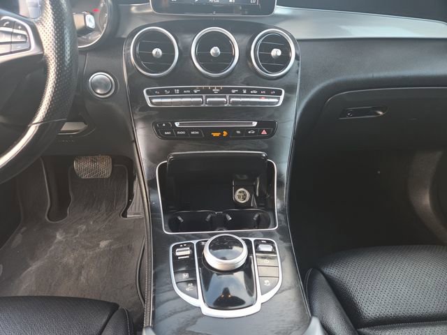 Used 2019 Mercedes-Benz GLC 350e 4MATIC image 11