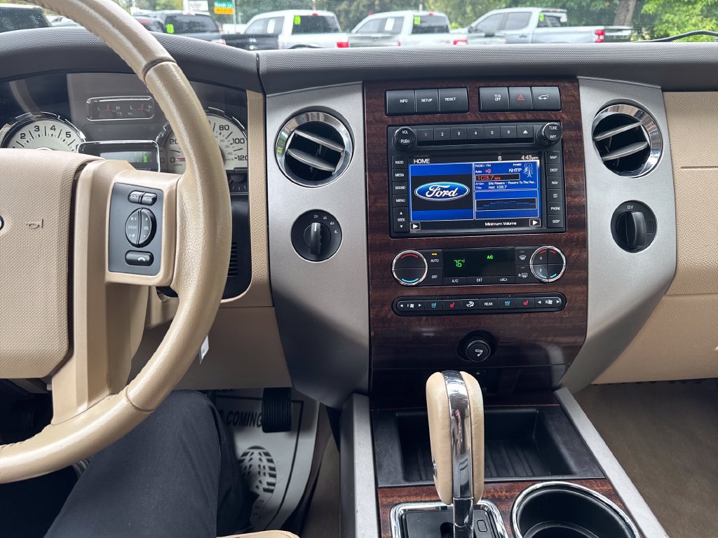 Used 2014 Ford Expedition EL XLT w/ Equipment Group 202A AWD/4WD image 21