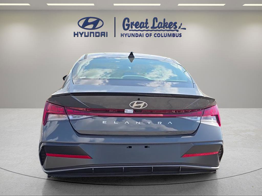 New 2026 Hyundai Elantra SEL Sport Premium FWD image 5