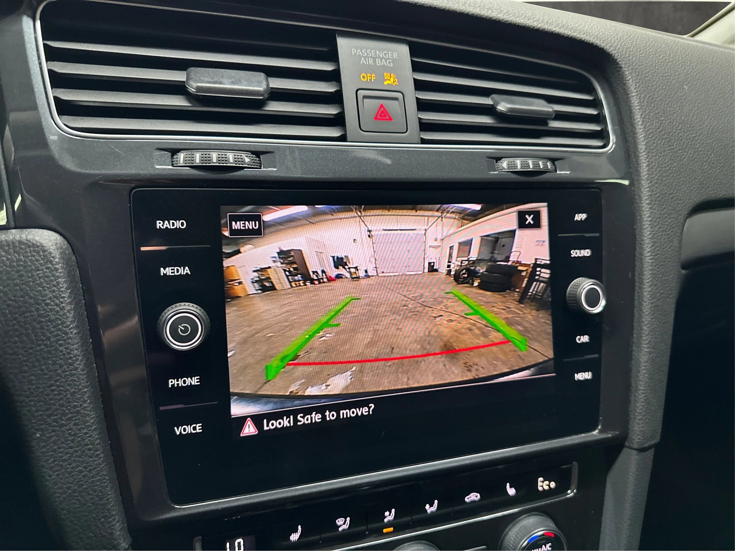 Used 2019 Volkswagen e-Golf SE w/ Driver Assistance Package image 20