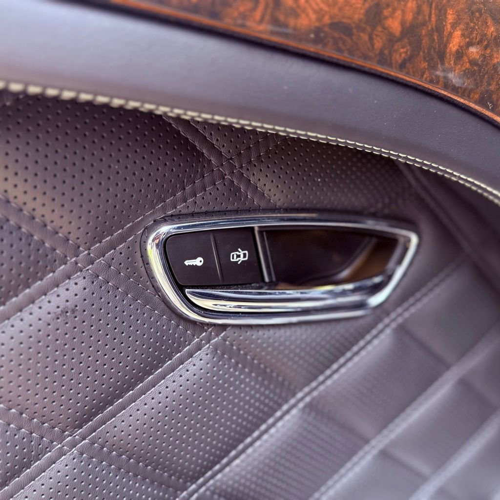 Used 2014 Bentley Mulsanne RWD image 24