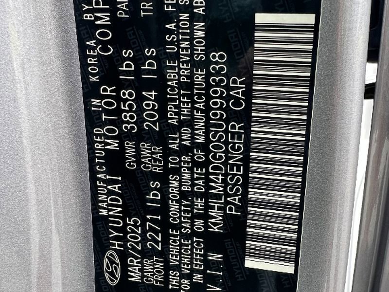 Used 2025 Hyundai Elantra Sport image 32