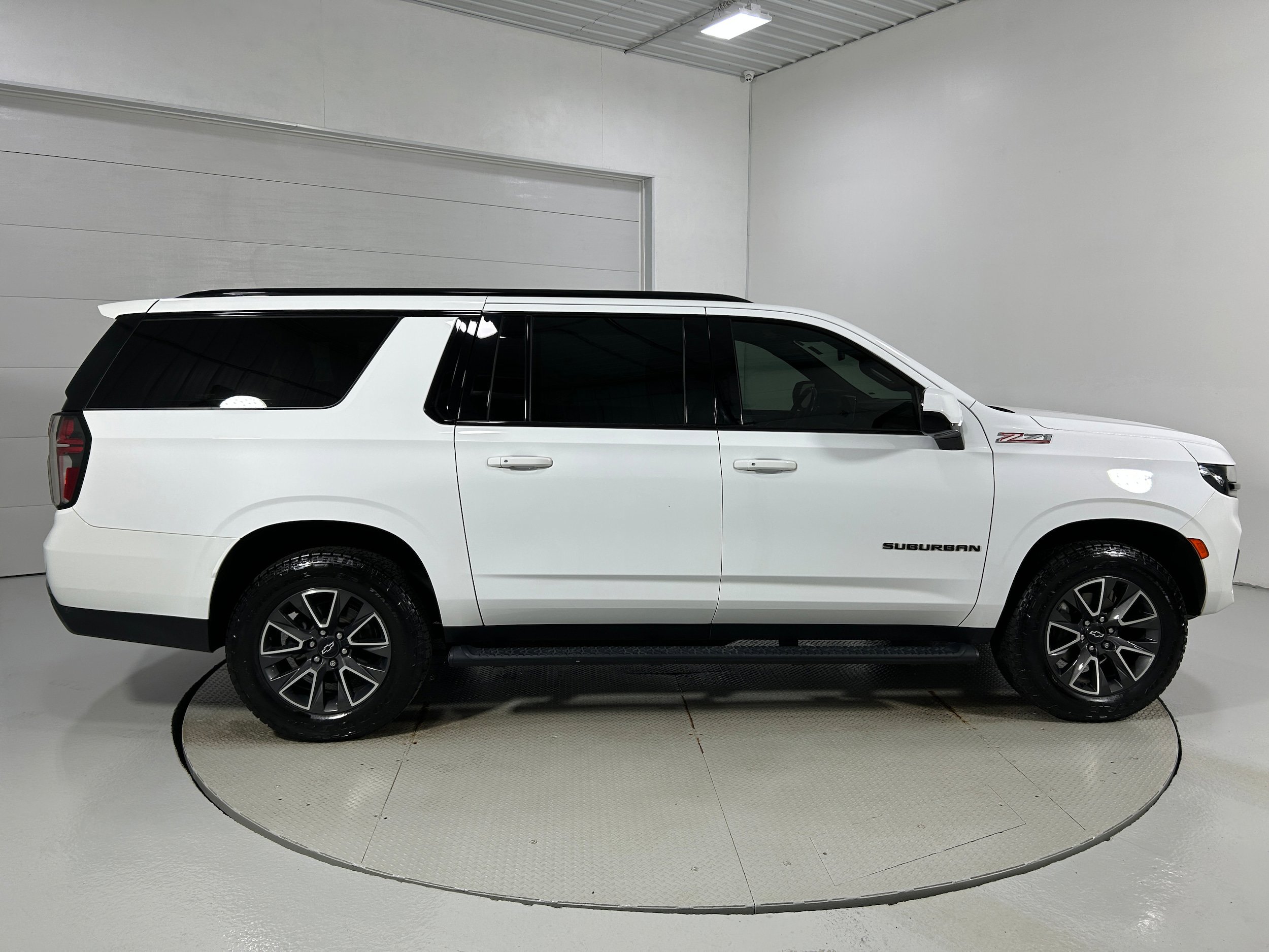 Used 2021 Chevrolet Suburban Z71 AWD/4WD image 40